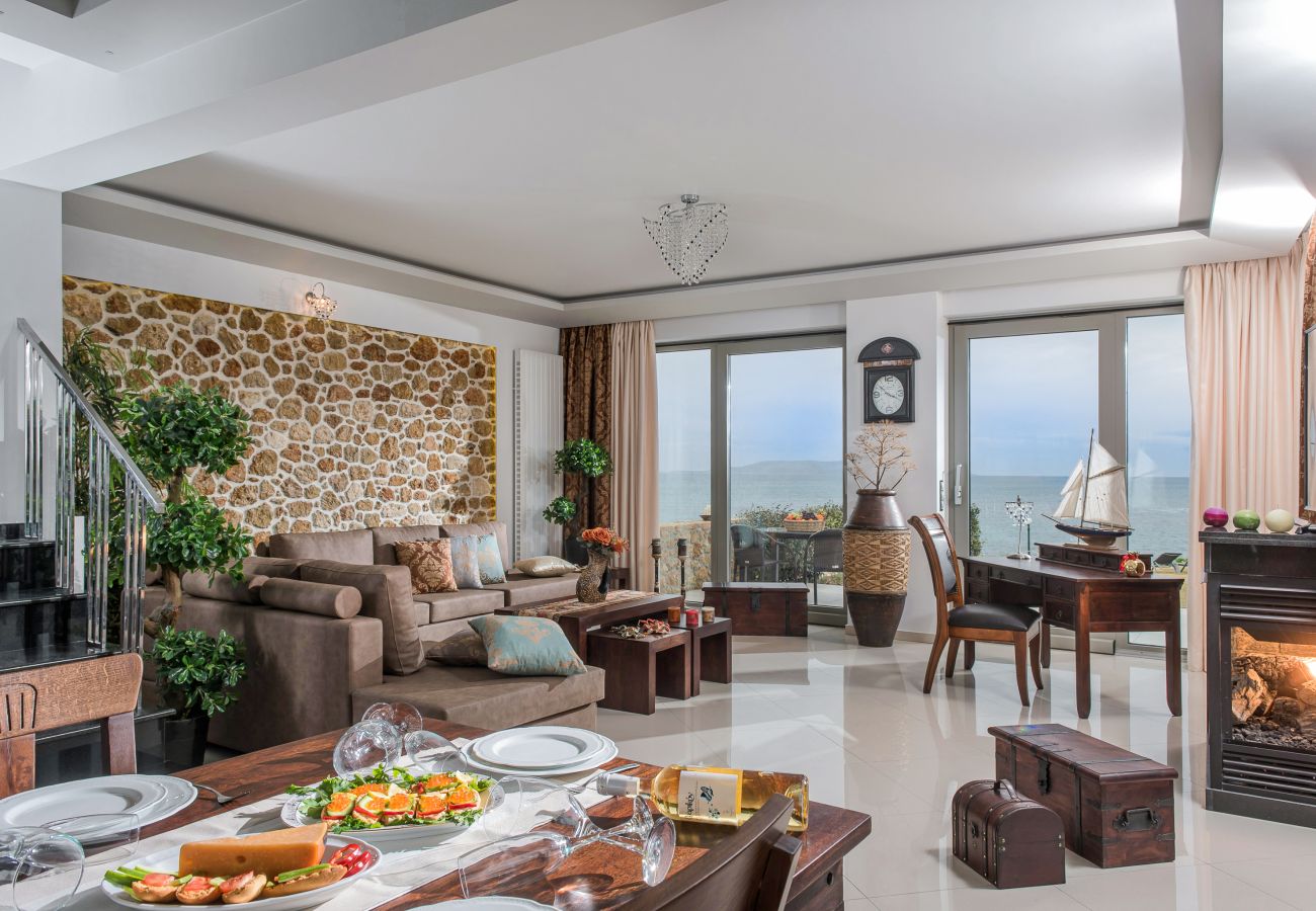 Villa in Kato Gouves - Artemis beachfront villa-on the Waves Villa in Kato Gouves - Artemis beachfront villa-on the Waves