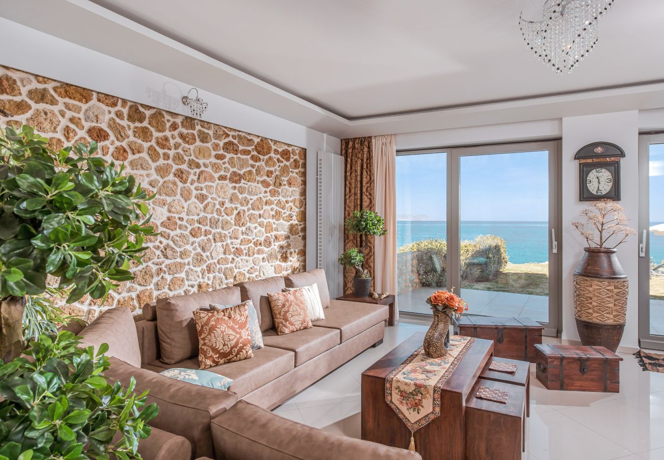 Villa in Kato Gouves - Artemis beachfront villa-on the Waves Villa in Kato Gouves - Artemis beachfront villa-on the Waves