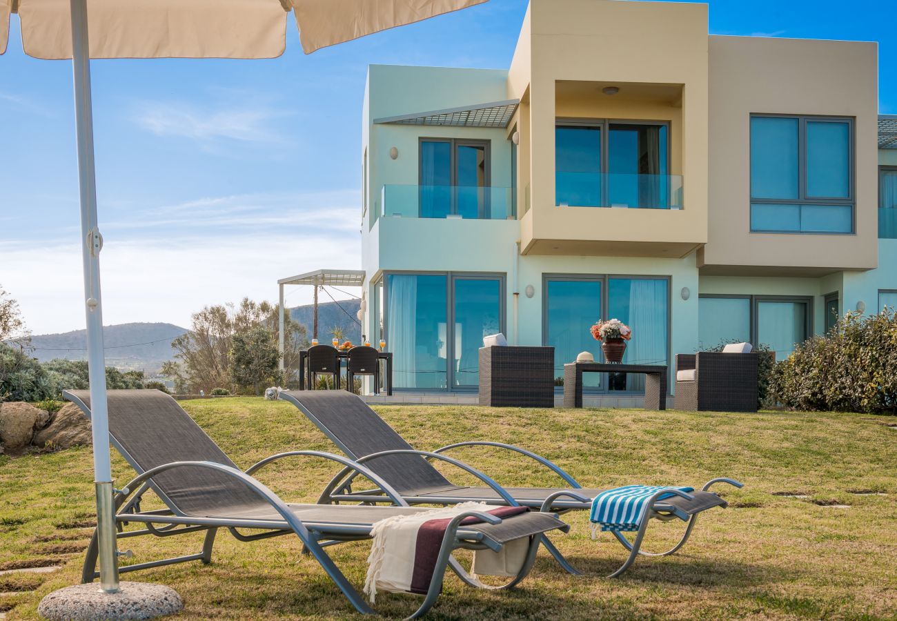 Villa in Kato Gouves - Artemis beachfront villa-on the Waves Villa in Kato Gouves - Artemis beachfront villa-on the Waves