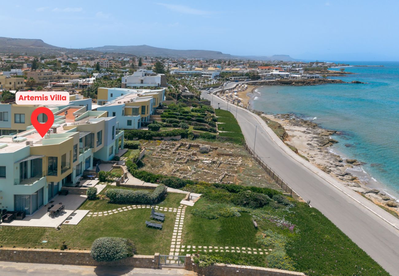 Villa in Kato Gouves - Artemis beachfront villa-on the Waves Villa in Kato Gouves - Artemis beachfront villa-on the Waves