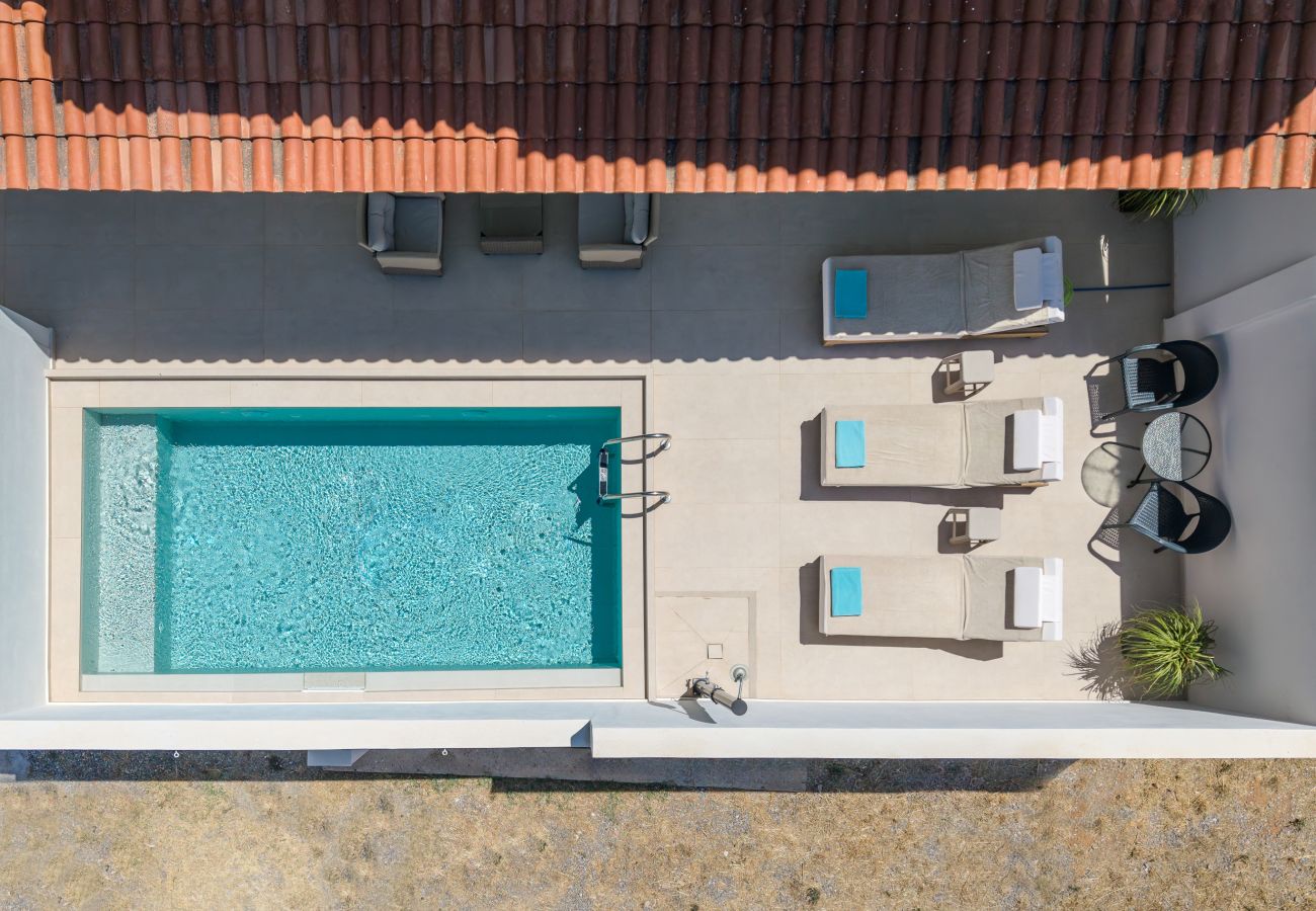 Ferienhaus in Adelianos Kampos - Arokaria