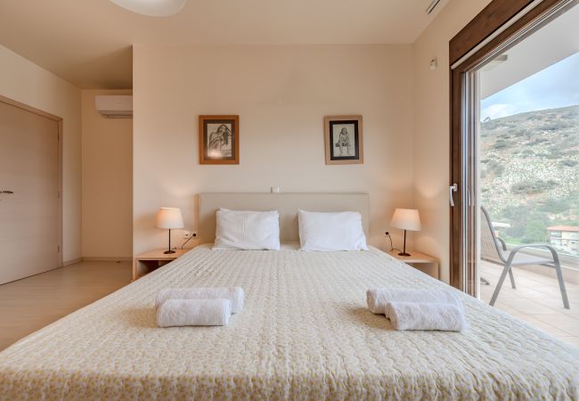 Villa in Palaiokastro - Villa Paris Villa in Palaiokastro - Villa Paris