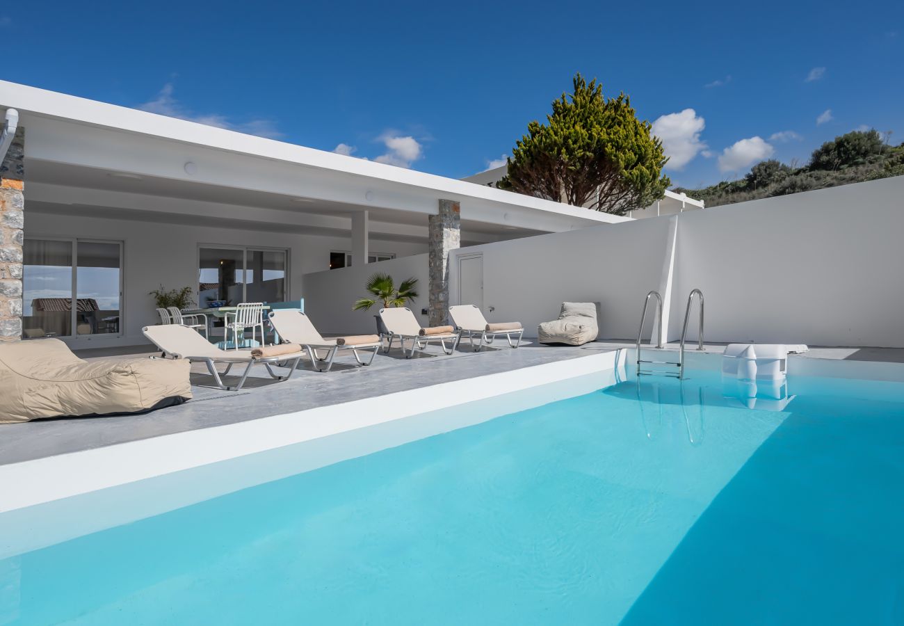 Villa in Damnoni - Mythos 8