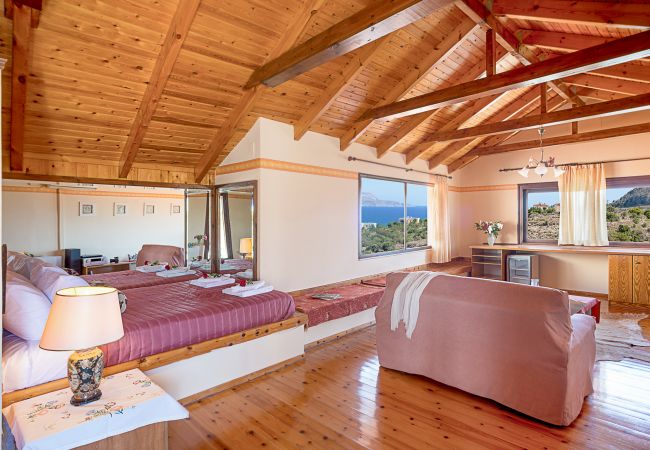 Amazing villa,13 persons,Almyrida,Chania,Bedroom with a beautiful view Amazing villa,13 persons,Almyrida,Chania,Bedroom with a beautiful view
