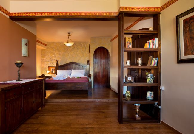 Amazing villa,13 persons,Almyrida,Chania,Comfortable bedroom Amazing villa,13 persons,Almyrida,Chania,Comfortable bedroom