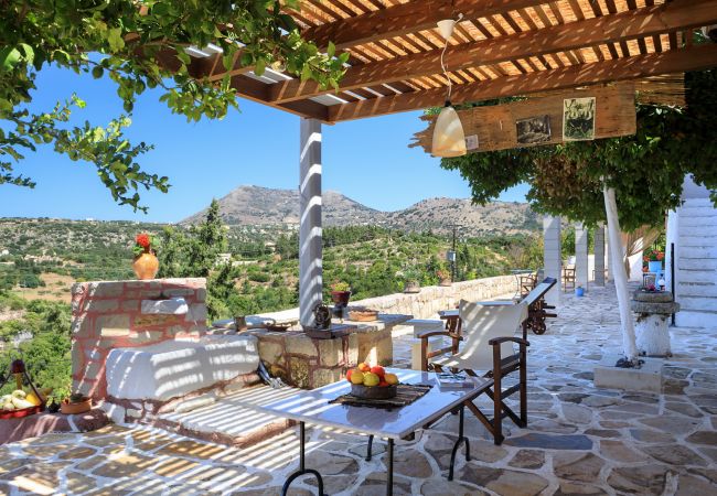 Amazing villa,13 persons,Almyrida,Chania,Shaded pergola Amazing villa,13 persons,Almyrida,Chania,Shaded pergola