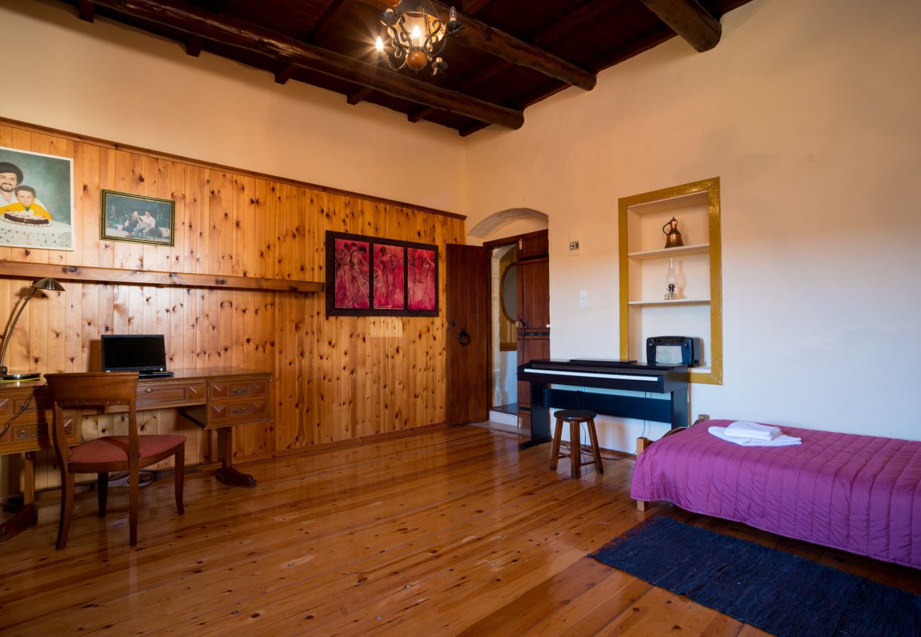 Amazing villa,13 persons,Almyrida,Chania,Single bed bedroom Amazing villa,13 persons,Almyrida,Chania,Single bed bedroom