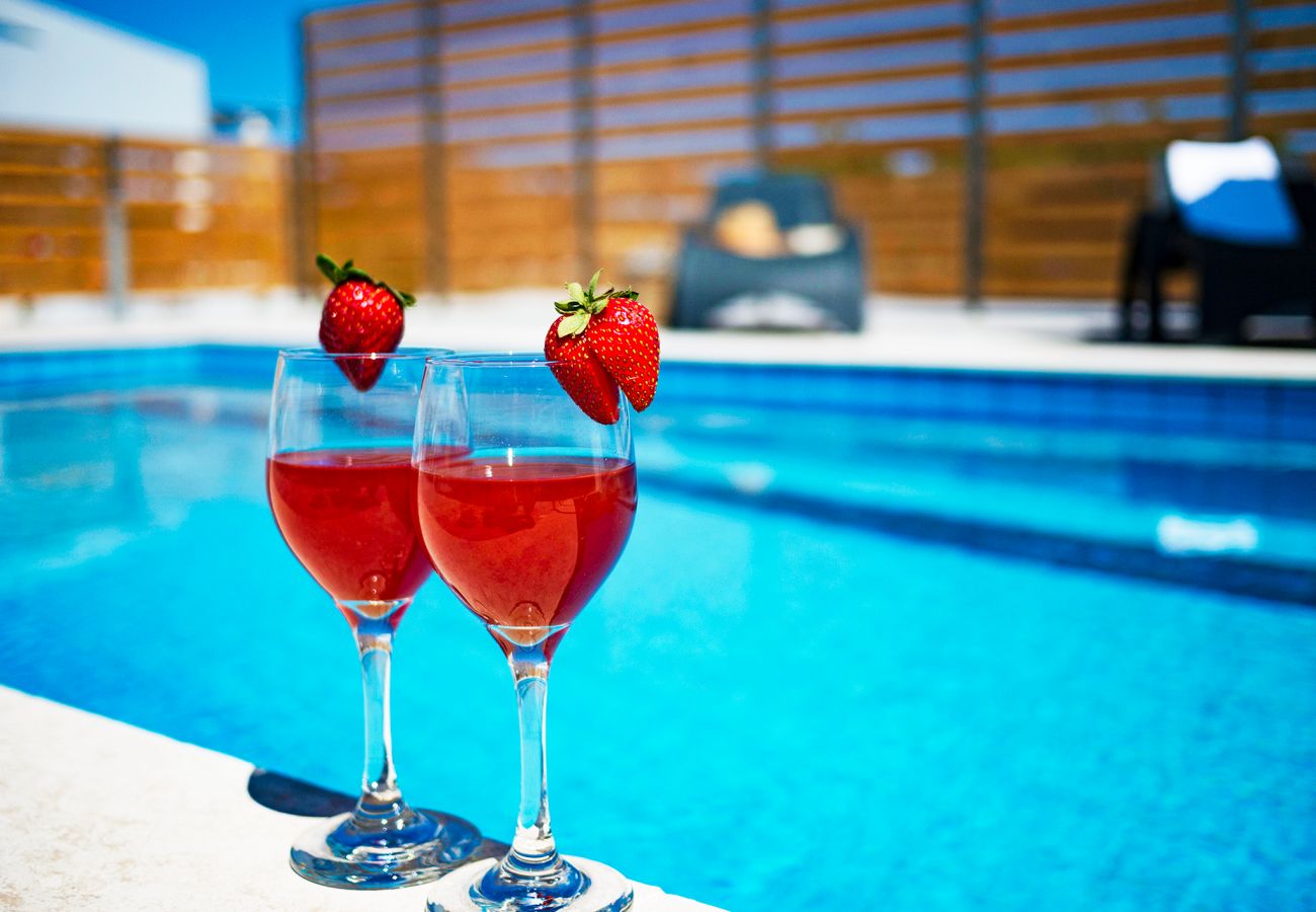 Blue oyster beach villas,Platanes, Rethymno, swimming pool Blue oyster beach villas,Platanes, Rethymno, swimming pool