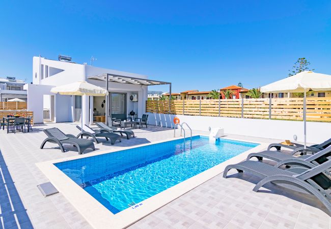 Blue oyster beach villas, Platanes, Rethymno,swimming pool 
