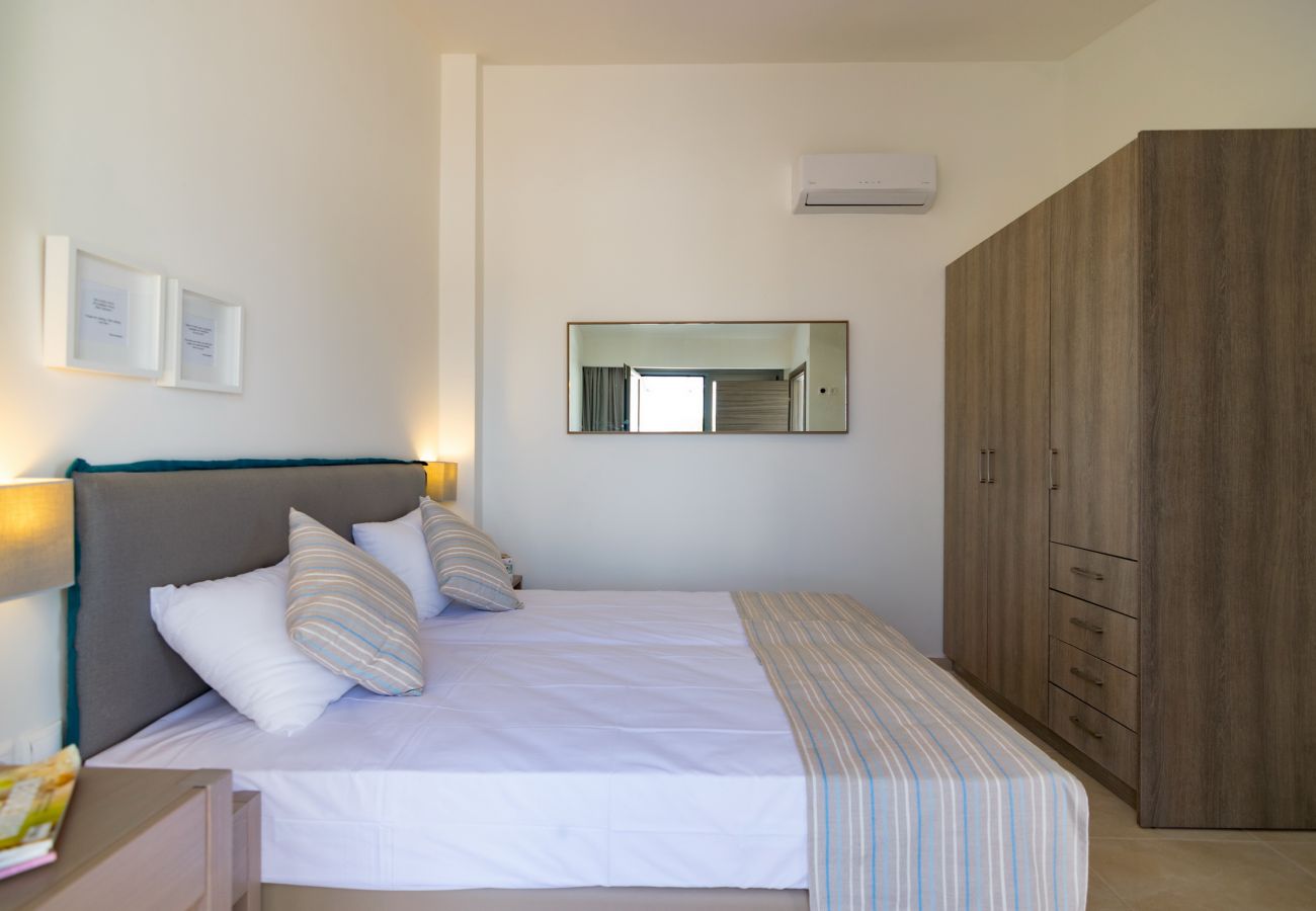 Blue oyster , beach villas, bedroom, Platanias, Rethymno Crete Blue oyster , beach villas, bedroom, Platanias, Rethymno Crete