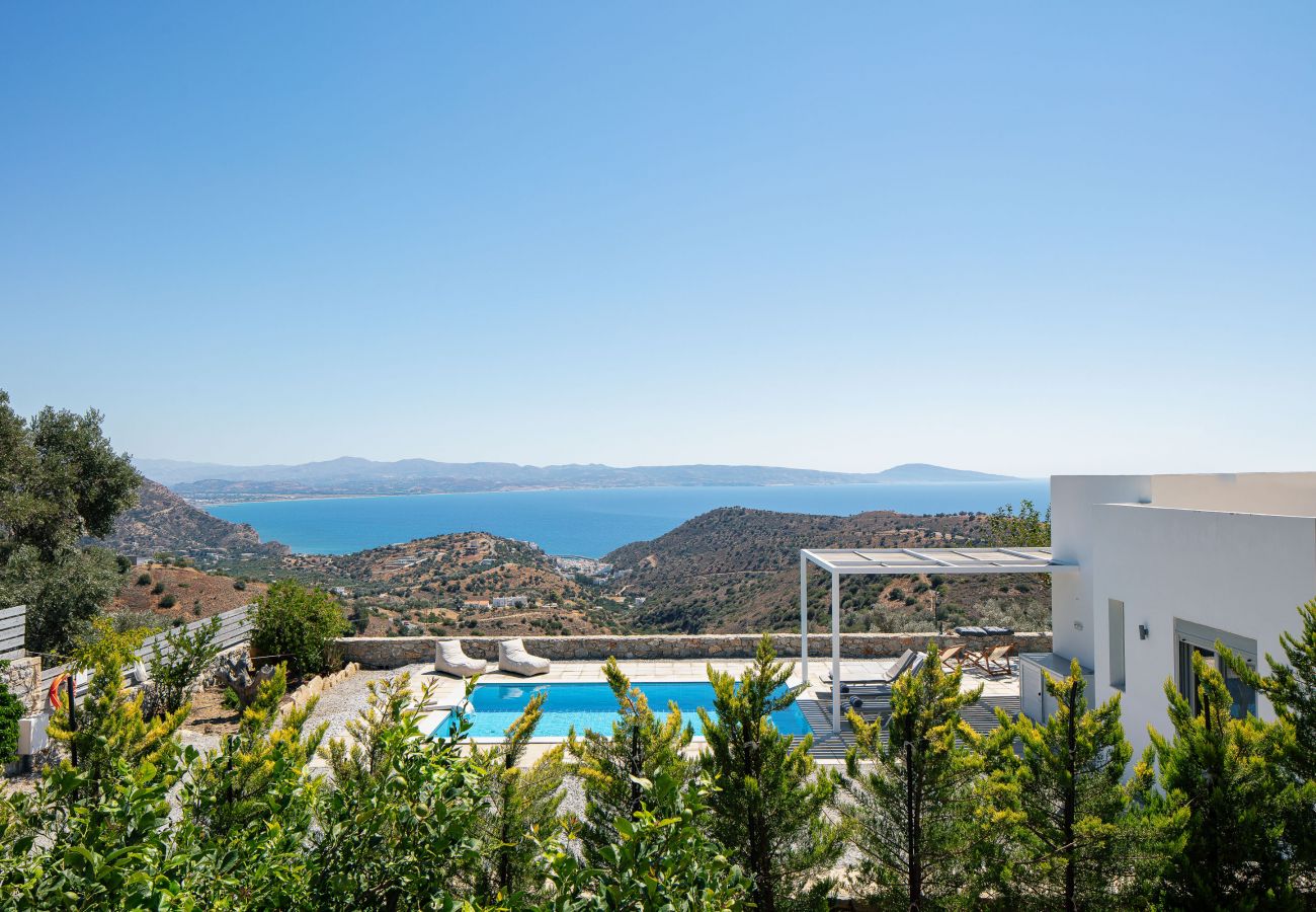 Evgoro Ouranos villa, outside view, Agia Galini Evgoro Ouranos villa ,view of the villa Agia Galini