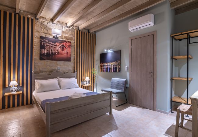 Renovated Villa, 12 persons, Kids pool, Picturesque village, Rethymno Renovated Villa, 12 persons, Kids pool, Picturesque village, Rethymno