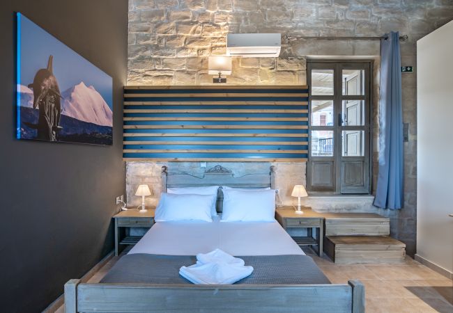 Renovated Villa, 12 persons, Kids pool, Picturesque village, Rethymno Renovated Villa, 12 persons, Kids pool, Picturesque village, Rethymno