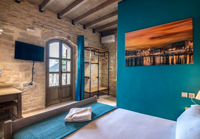 Renovated Villa, 12 persons, Kids pool, Picturesque village, Rethymno Renovated Villa, 12 persons, Kids pool, Picturesque village, Rethymno