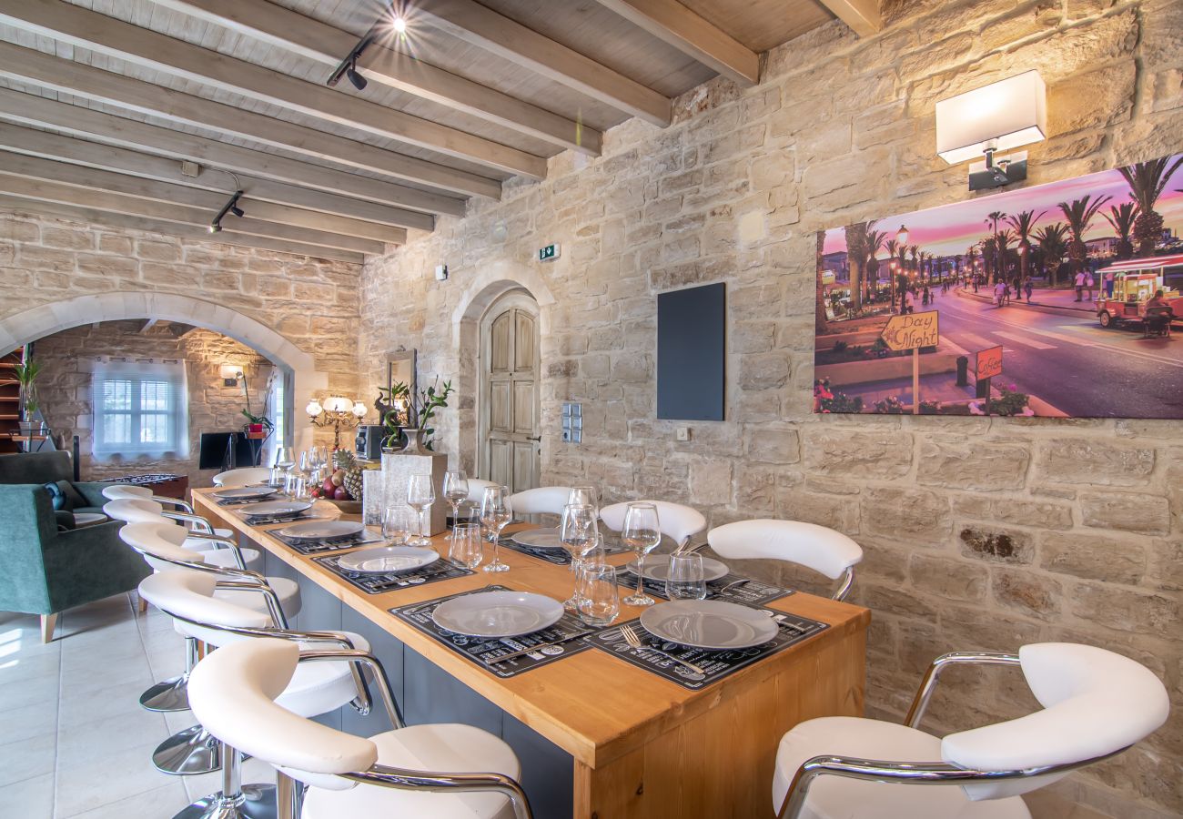 Renovated Villa, 12 persons, Kids pool, Picturesque village, Rethymno Renovated Villa, 12 persons, Kids pool, Picturesque village, Rethymno