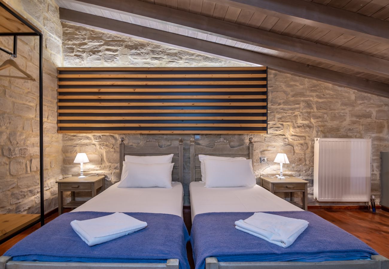 Renovated Villa, 12 persons, Kids pool, Picturesque village, Rethymno Renovated Villa, 12 persons, Kids pool, Picturesque village, Rethymno