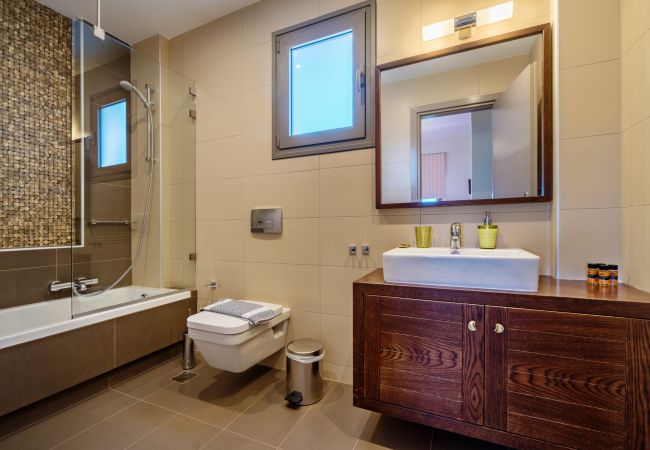 Family bathroom,Prines,Rethymno Family bathroom