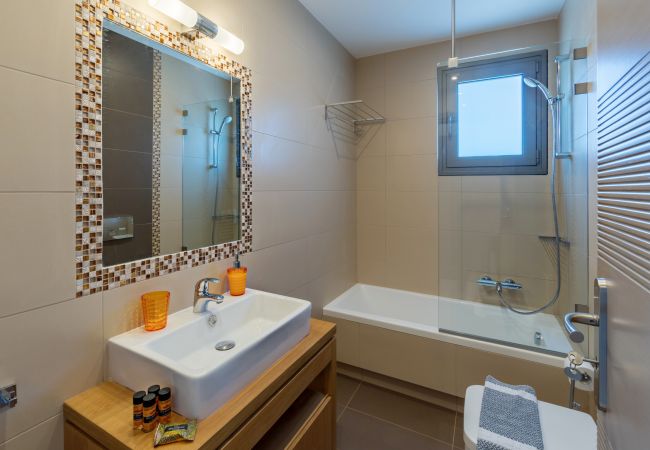 Fully equipped bathroom,Prines,Rethymno Fully equipped bathroom