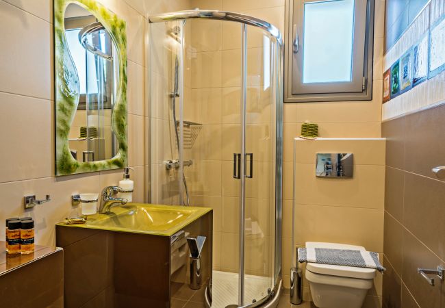Fully equipped bathroom,Prines,Rethymno Fully equipped bathroom