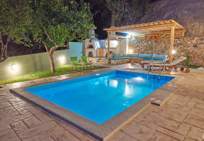 Rethymno South Coast Villa,Rodakino,Swimming pool and shaded area