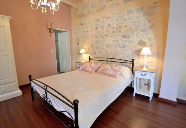2 person studio in Rethymno Old Town, Double bed bedroom 2 person studio in Rethymno Old Town, Double bed bedroom