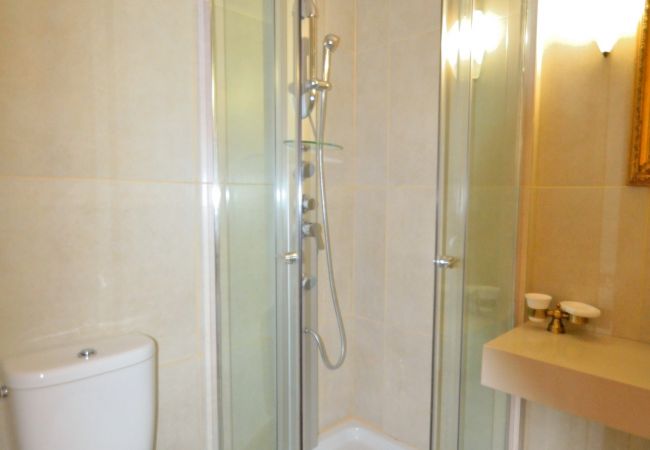 2 person studio in Rethymno Old Town, Fully equipped bathroom 2 person studio in Rethymno Old Town, Fully equipped bathroom