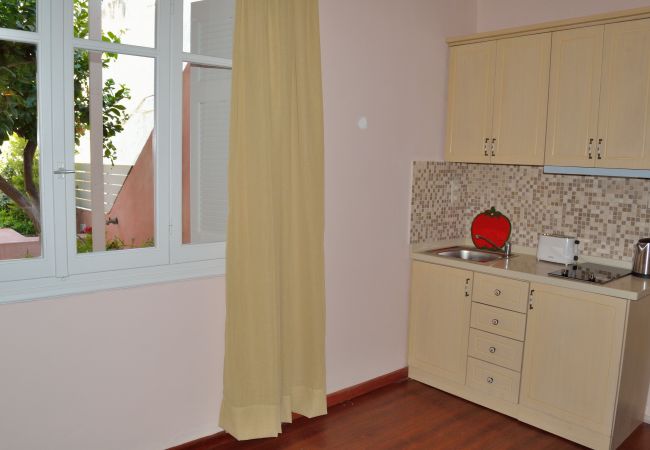 2 person studio in Rethymno Old Town, Fully equipped kitchen 2 person studio in Rethymno Old Town, Fully equipped kitchen