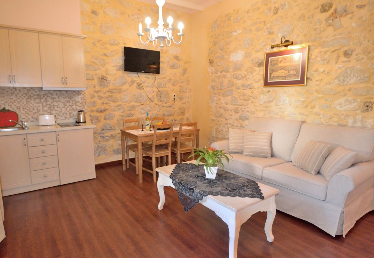 2 person studio in Rethymno Old Town, Living and dining area 2 person studio in Rethymno Old Town, Living and dining area