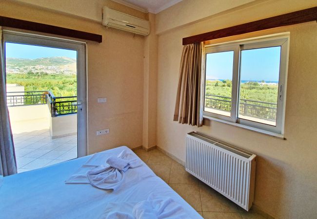 Villa in Walking distance to the beach, Near tavern, Chania, Crete Comfortable bedroom of the villa in Walking distance to the beach, Near tavern, Chania, Crete