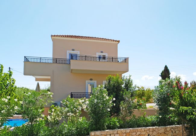 Villa in Walking distance to the beach, Near tavern, Chania, Crete Side view of the villa of the villa in Walking distance to the beach, Near tavern, Chania, Crete