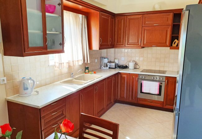 Villa in Walking distance to the beach, Near tavern, Chania, Crete Modern fully equipped kitchen of the villa of the villa in Walking distance to the beach, Near tavern, Chania, Crete
