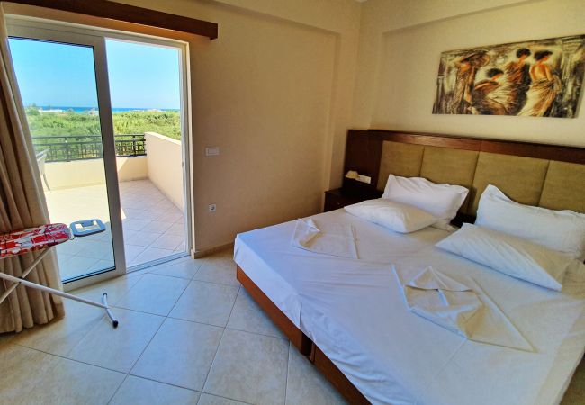 Villa in Walking distance to the beach, Near tavern, Chania, Crete Comfortable bedroom of the villa of the villa in Walking distance to the beach, Near tavern, Chania, Crete