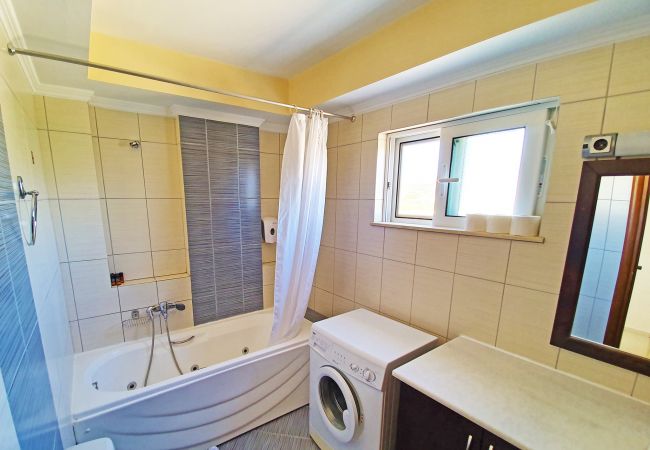 Villa in Walking distance to the beach, Near tavern, Chania, Crete Modern bathroom of the villa of the villa in Walking distance to the beach, Near tavern, Chania, Crete
