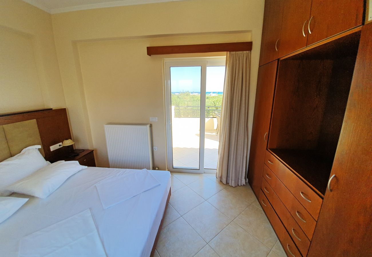 Villa in Walking distance to the beach, Near tavern, Chania, Crete Comfortable bedroom of the villa of the villa in Walking distance to the beach, Near tavern, Chania, Crete