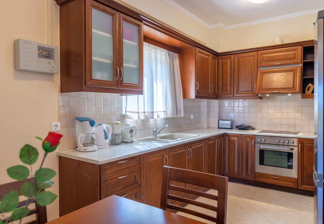 Villa in Walking distance to the beach, Near tavern, Chania, Crete Modern fully equipped kitchen of the villa of the villa in Walking distance to the beach, Near tavern, Chania, Crete
