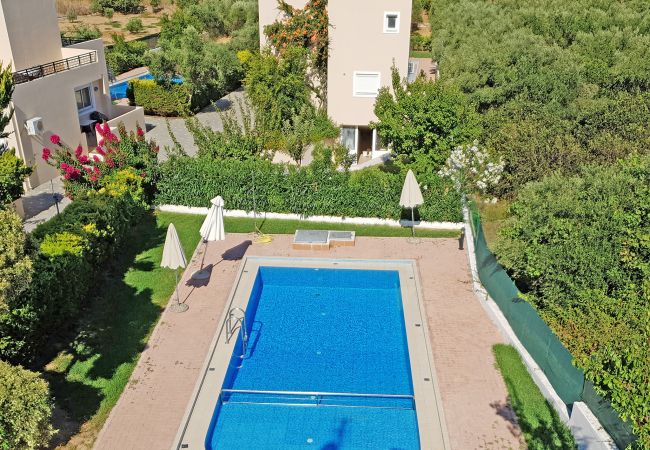 Villa in Walking distance to the beach, Near tavern, Chania, Crete Swimming pool area of the villa in Walking distance to the beach, Near tavern, Chania, Crete