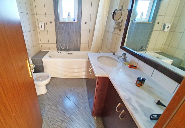Villa in Walking distance to the beach, Near tavern, Chania, Crete Modern bathroom of the villa in Walking distance to the beach, Near tavern, Chania, Crete
