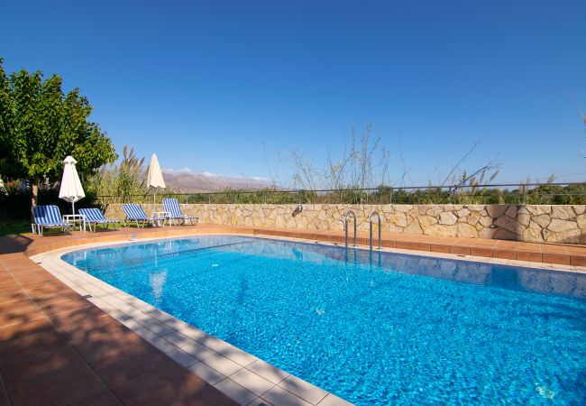 Villa in Walking distance to the beach, Near tavern, Chania, Crete Swimming pool area of the villa in Walking distance to the beach, Near tavern, Chania, Crete