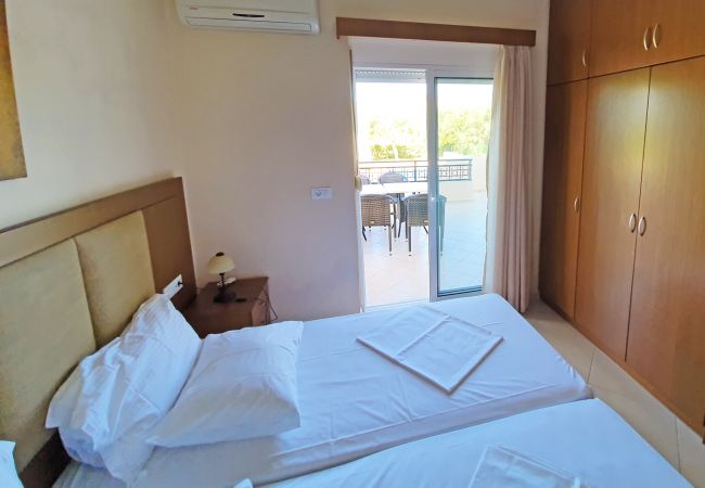 Villa in Walking distance to the beach, Near tavern, Chania, Crete Comfortable bedroom of the villa in Walking distance to the beach, Near tavern, Chania, Crete