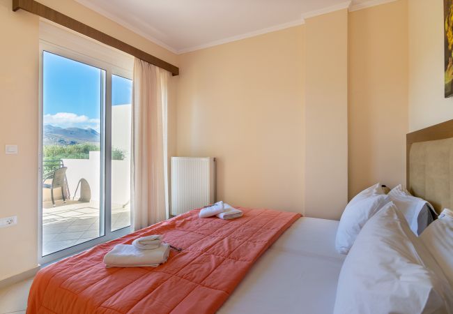 Villa in Walking distance to the beach, Near tavern, Chania, Crete Comfortable bedroom of the villa in Walking distance to the beach, Near tavern, Chania, Crete