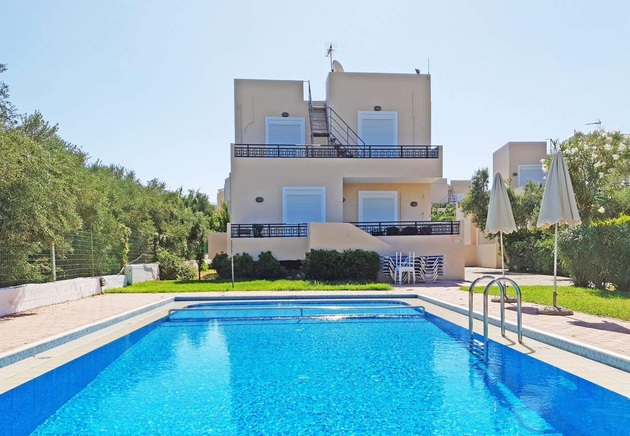 Villa in Walking distance to the beach, Near tavern, Chania, Crete Swimming pool area of the villa in Walking distance to the beach, Near tavern, Chania, Crete