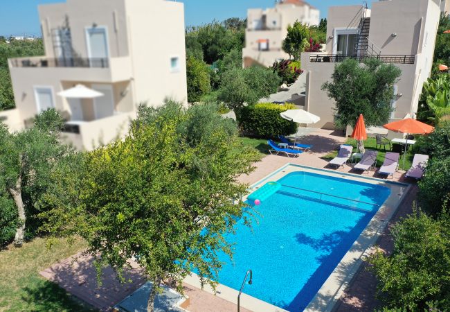 Villa in Walking distance to the beach, Near tavern, Chania, Crete Swimming pool area of the villa in Walking distance to the beach, Near tavern, Chania, Crete