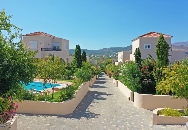 Villa in Walking distance to the beach, Near tavern, Chania, Crete Part of the villas complex of the villa in Walking distance to the beach, Near tavern, Chania, Crete