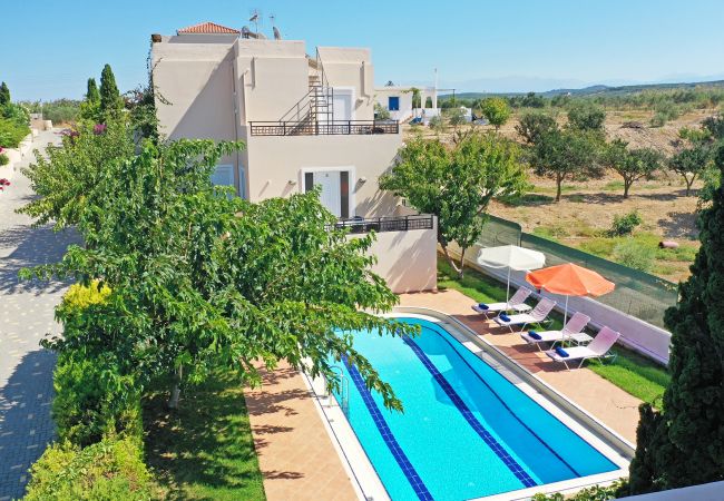 Villa in Walking distance to the beach, Near tavern, Chania, Crete Swimming pool area of the villa in Walking distance to the beach, Near tavern, Chania, Crete