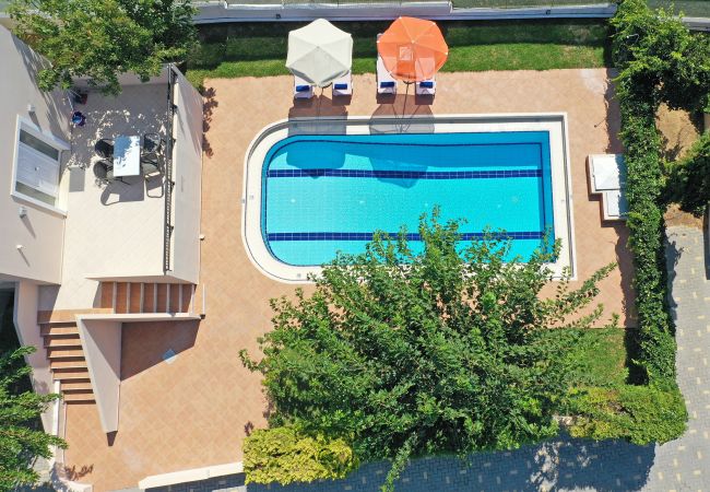 Villa in Walking distance to the beach, Near tavern, Chania, Crete Swimming pool area of the villa in Walking distance to the beach, Near tavern, Chania, Crete