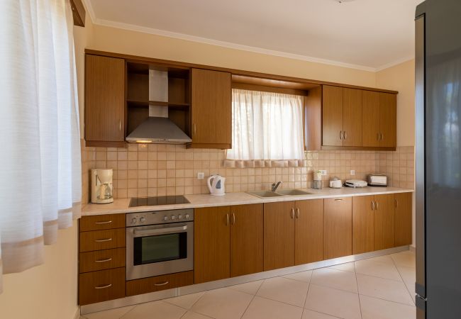 Villa in Walking distance to the beach, Near tavern, Chania, Crete Modern fully equipped kitchen of the villa in Walking distance to the beach, Near tavern, Chania, Crete