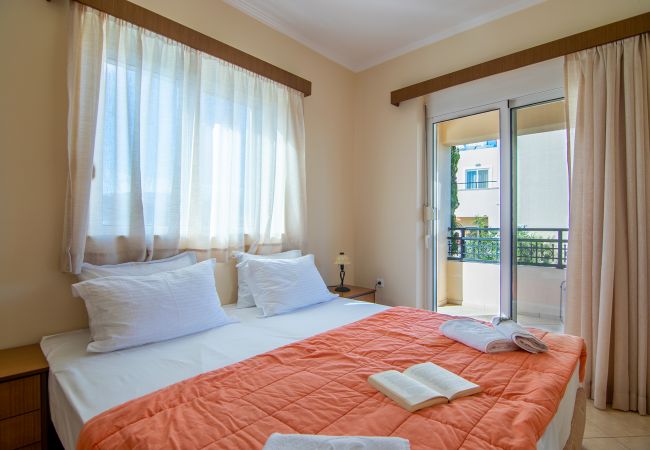 Villa in Walking distance to the beach, Near tavern, Chania, Crete Comfortable bedroom of the villa in Walking distance to the beach, Near tavern, Chania, Crete