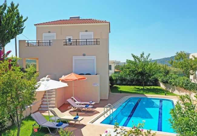 Villa in Walking distance to the beach, Near tavern, Chania, Crete Swimming pool area of the villa in Walking distance to the beach, Near tavern, Chania, Crete