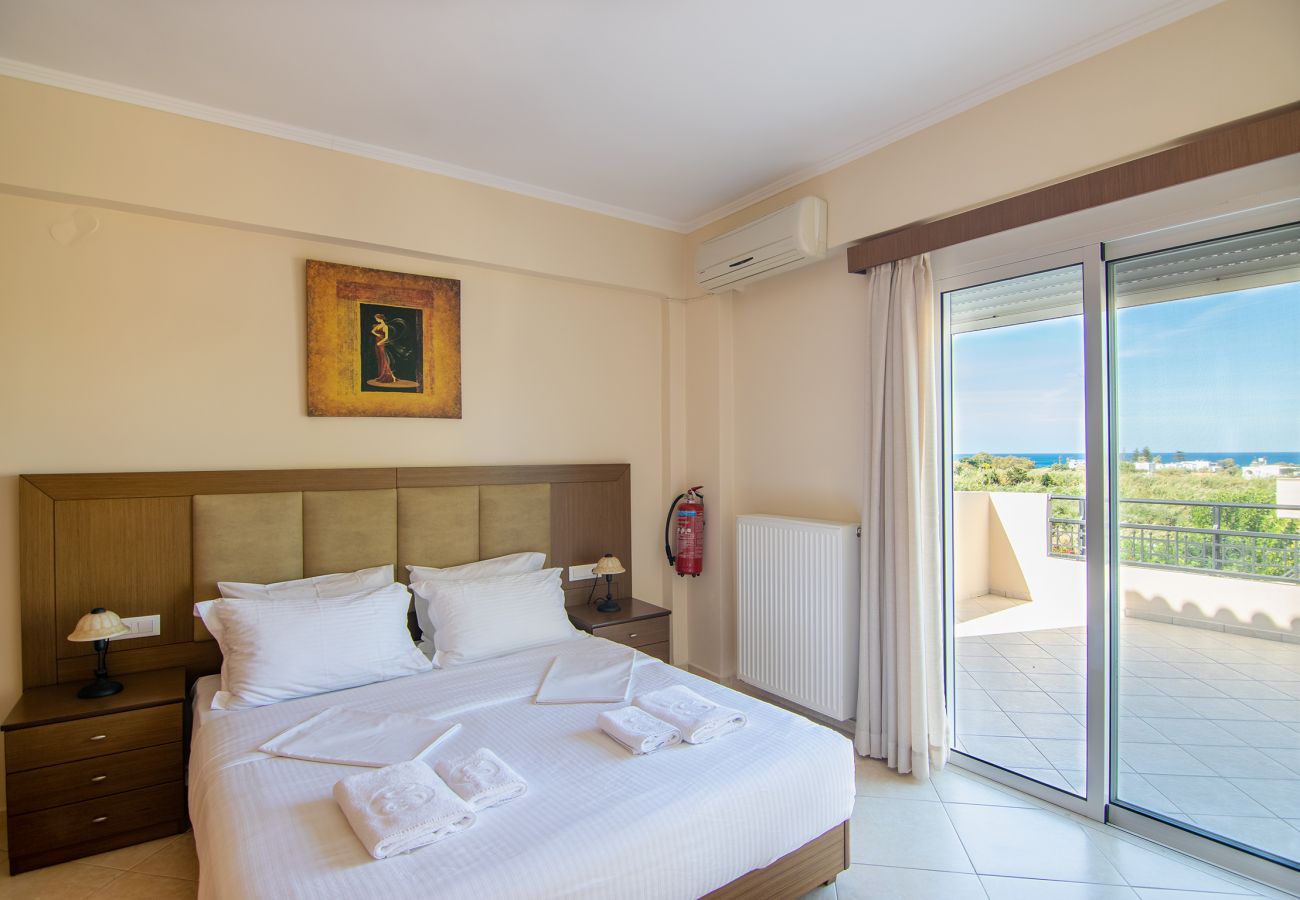 Villa in Walking distance to the beach, Near tavern, Chania, Crete Comfortable bedroom of the villa in Walking distance to the beach, Near tavern, Chania, Crete