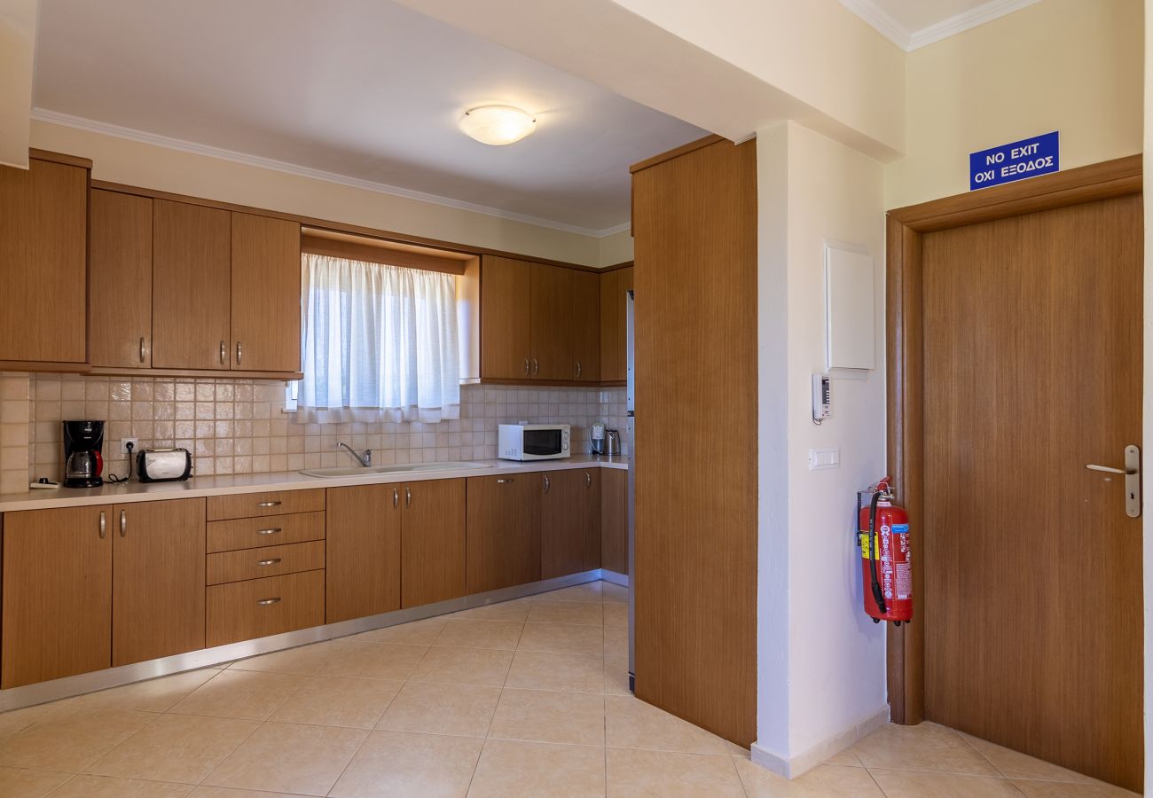 Villa in Walking distance to the beach, Near tavern, Chania, Crete Modern fully equipped kitchen of the villa in Walking distance to the beach, Near tavern, Chania, Crete
